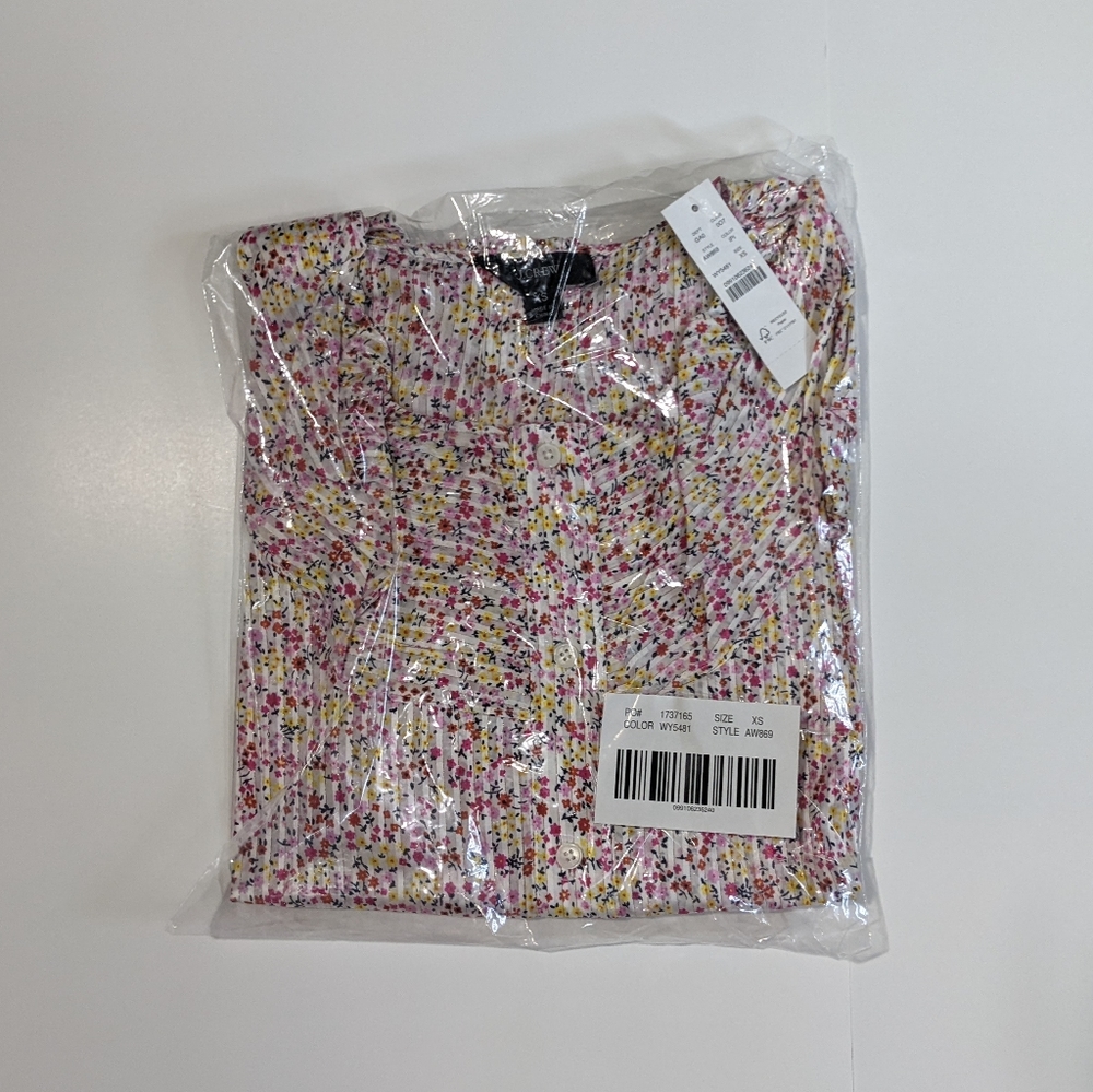 J Crew Ruffle Top in field day print - Picture 3 of 4
